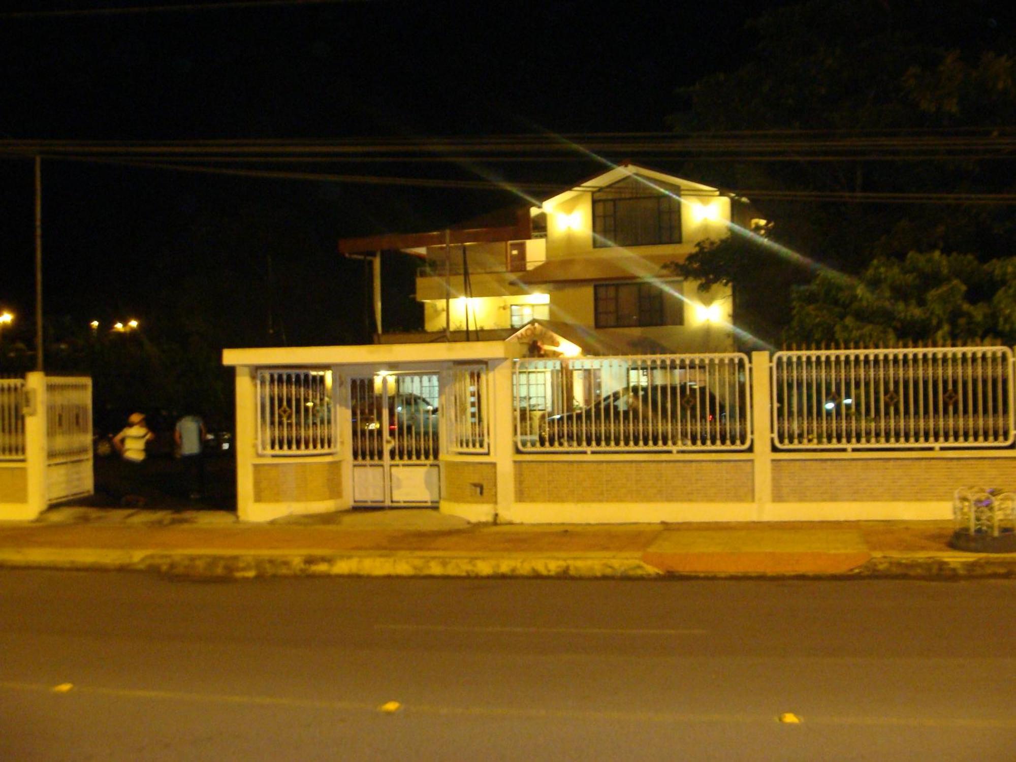 Hostal La Molienda Puyo Exteriör bild